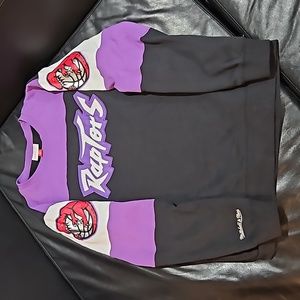 Mitchell & Ness Toronto Raptors XL crewneck. Worn once